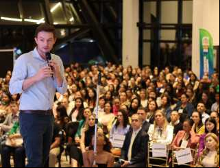 Prefeito Lucas Foroni lidera iniciativa histórica em defesa de uma educação pública de qualidade