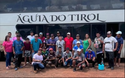 Trabalhadores indígenas embarcaram para a colheita da maçã no RS