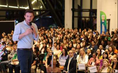 Prefeito Lucas Foroni lidera iniciativa histórica em defesa de uma educação pública de qualidade